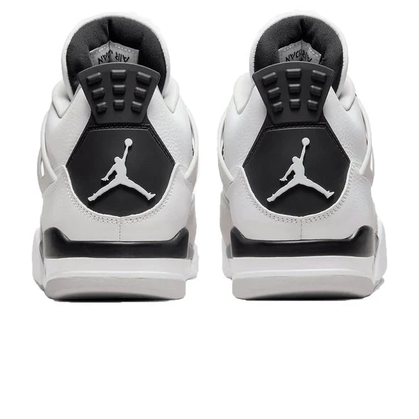 Jordan 4 Retro „Military Black“