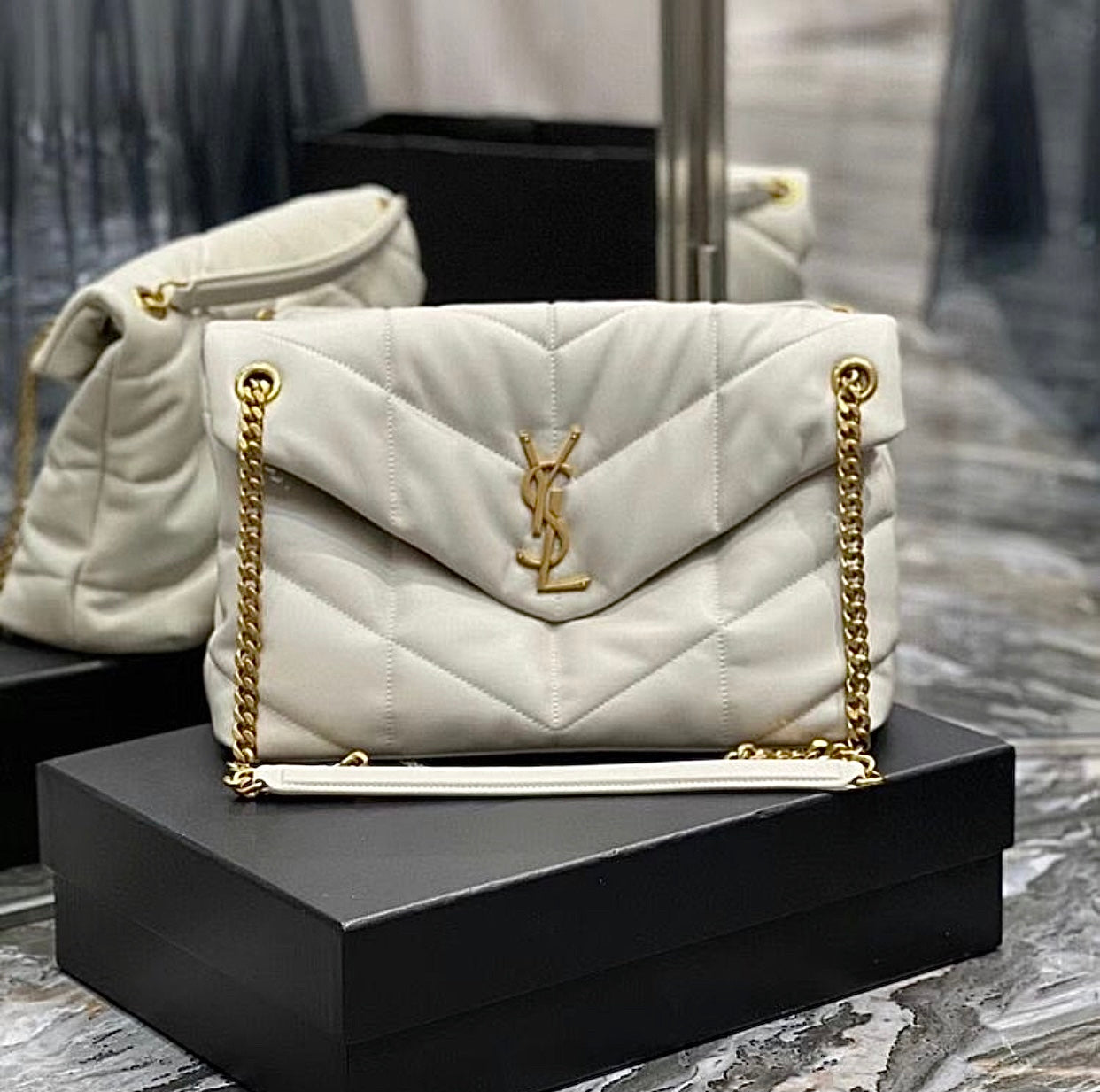 Yves Saint Laurent Off-White Tasche