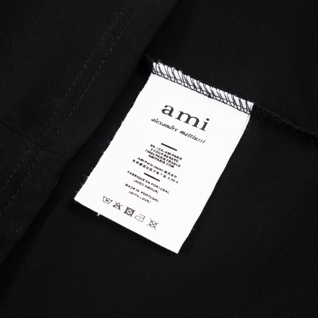 Little Paris – T-Shirt „Ami“ in Schwarz und Rot mit Herzmotiv