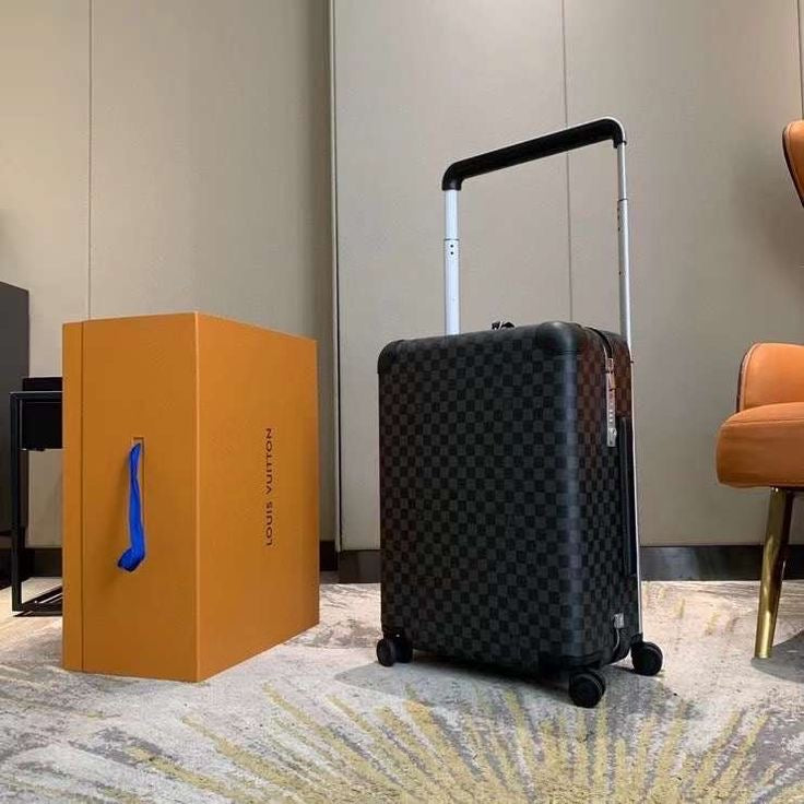 Louis Vuitton Schwarzer Koffer