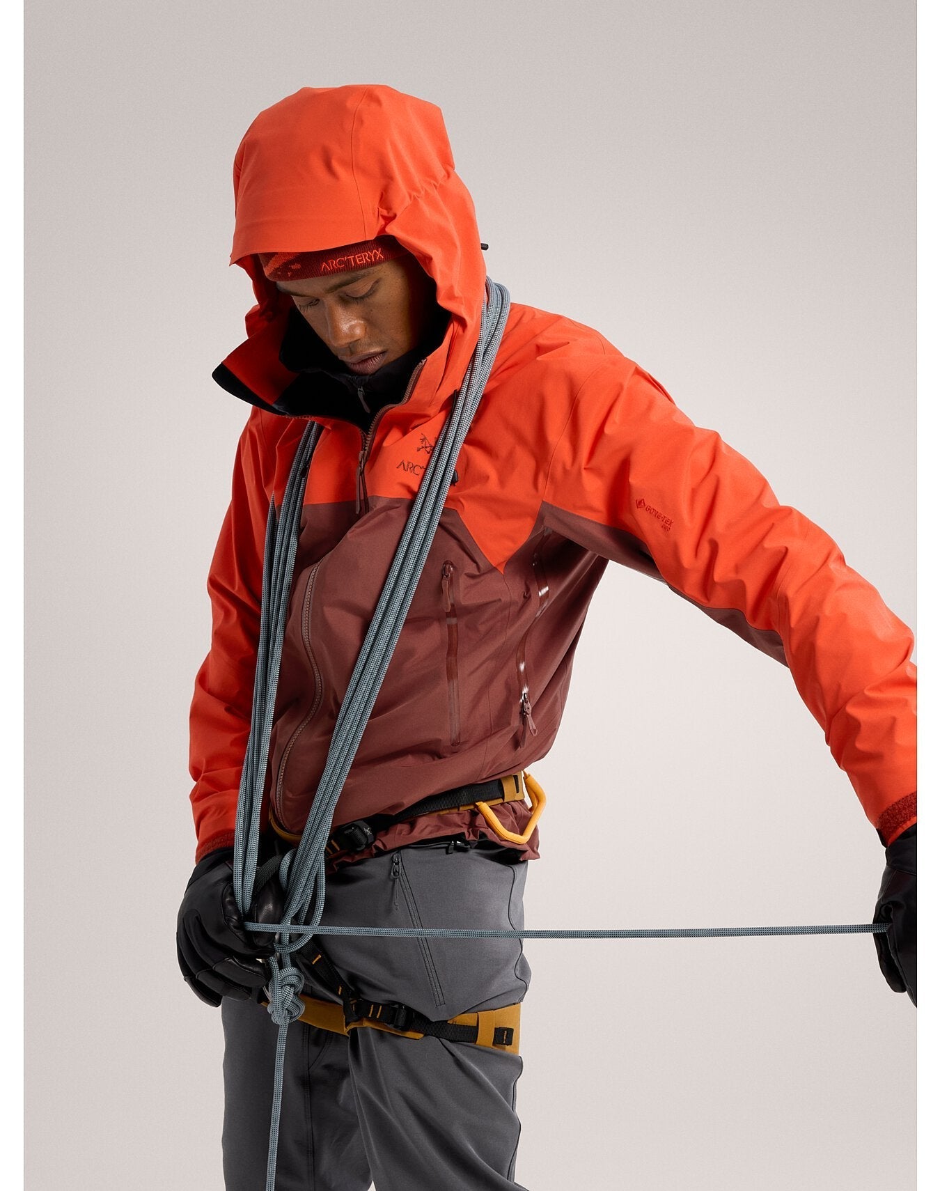 Arc'teryx Beta AR Jacke Orange und Rot