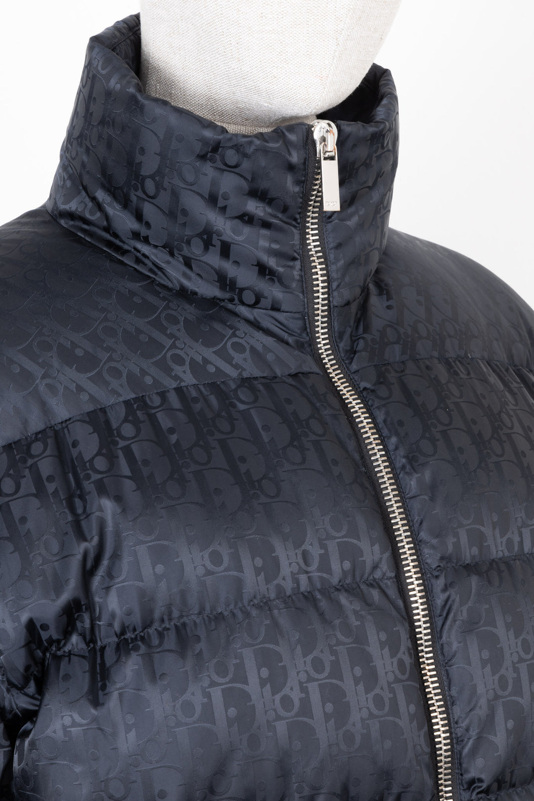 Schwarze Daunenjacke von Dior Oblique