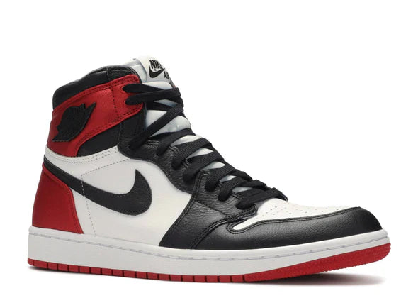 Jordan 1 Retro „Satin Black Toe“