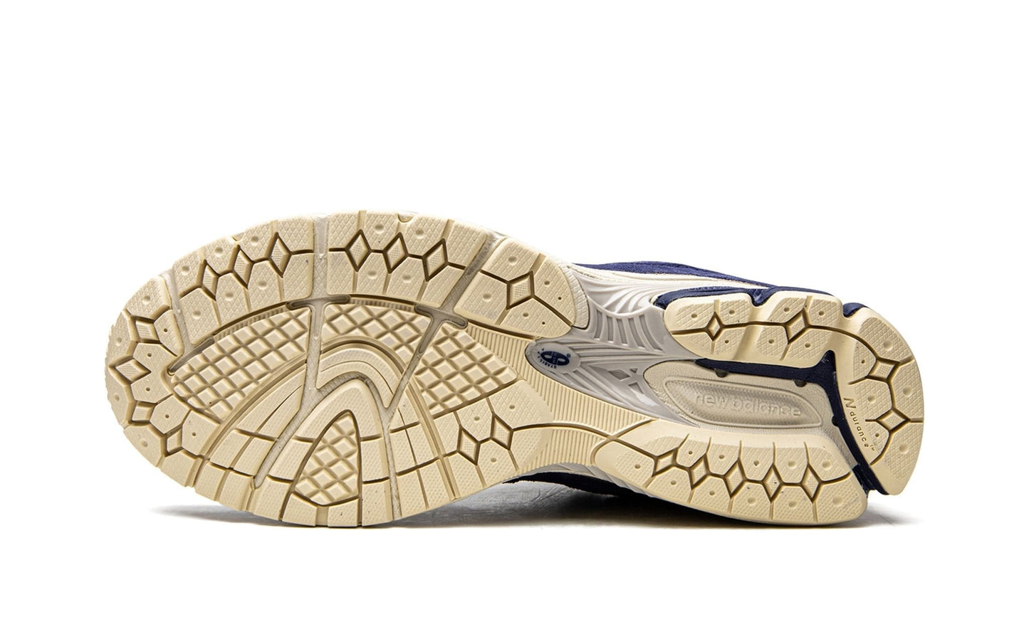 2002R Marine Creme