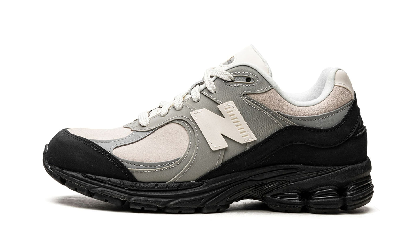 2002R The Basement Grey Sail Black