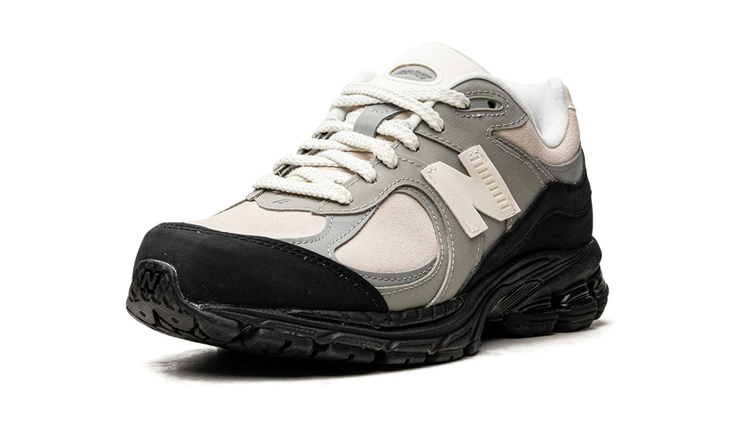 2002R The Basement Grey Sail Black