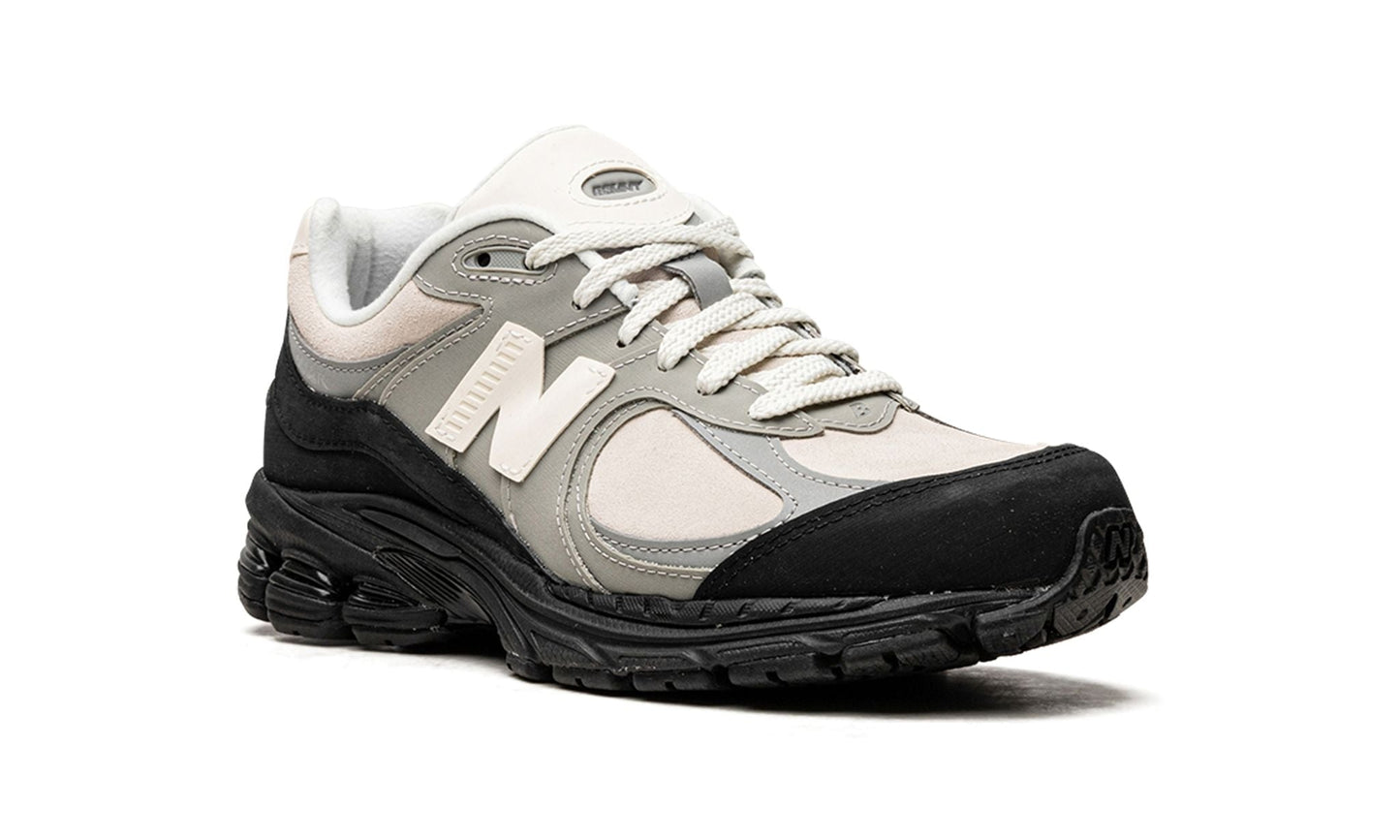 2002R The Basement Grey Sail Black