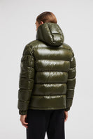 Moncler Maya Kurze Daunenjacke mit Kapuze Olivgrün