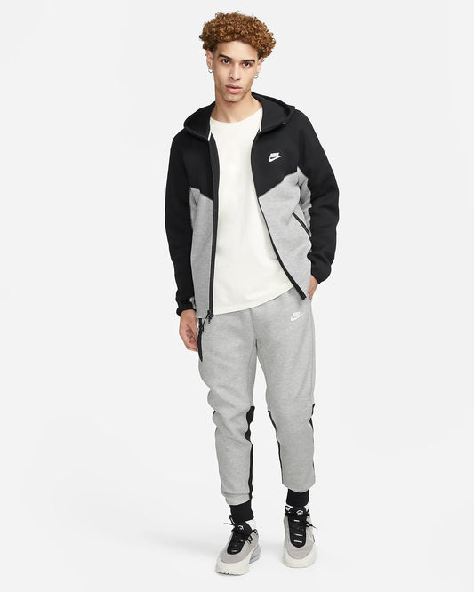 Nike Tech Fleece Trainingsanzug Grau/Schwarz S23