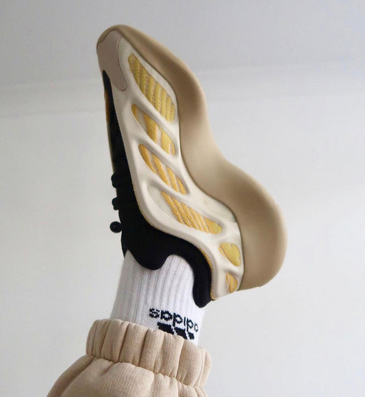 Yeezy 700 V3 Creamy