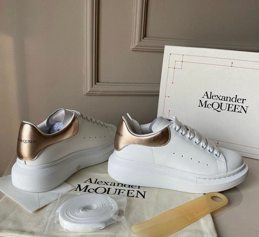 Alexander McQueen nackt