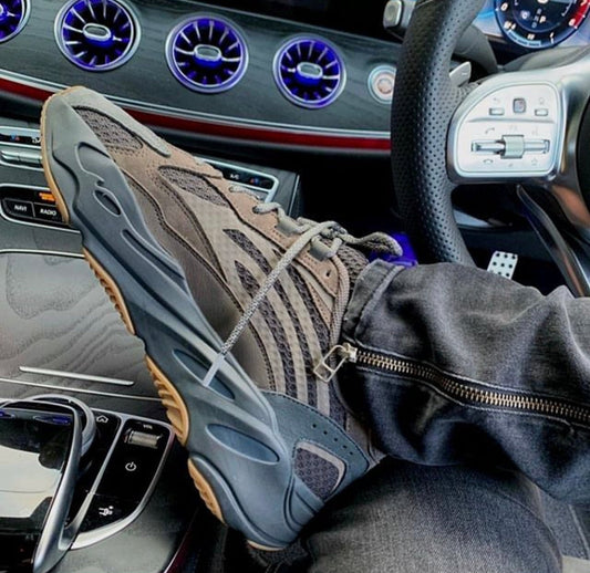 Yeezy Boost 700 V2 Herbst