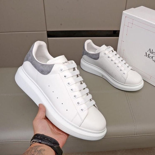 Alexander McQueen Grau und Weiß