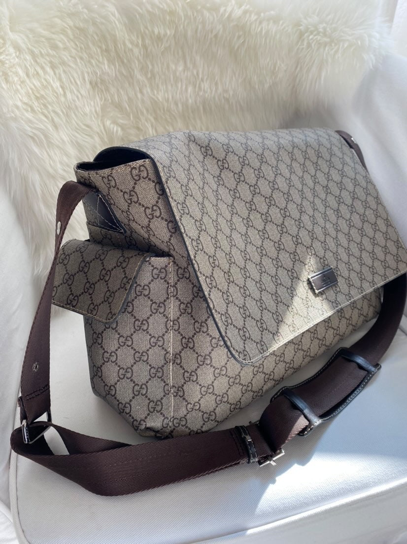 Gucci Wickeltasche