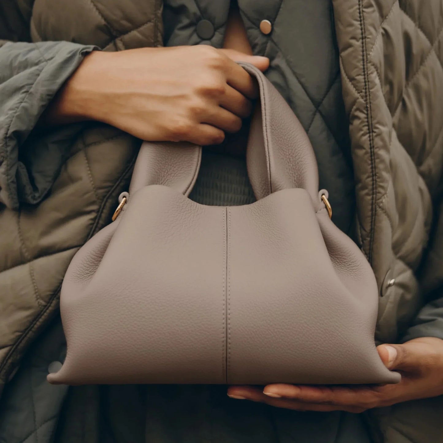 Polène - Neue Ausgabe - Genarbtes Taupe